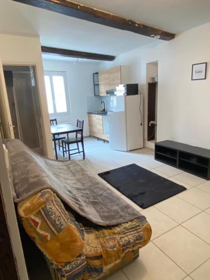 Petit Appartement Calme En Plein Centre Du Village De Ribiers Екстериор снимка